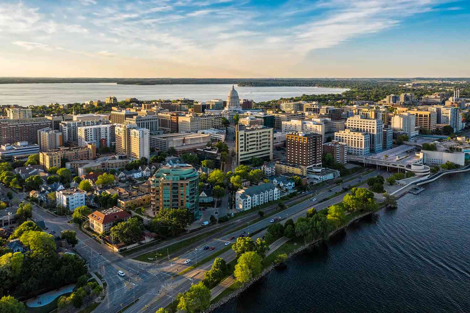 Vận tải đường hàng không từ Wisconsin về Hà Nội Vận tải đường hàng không từ Wisconsin về Hà Nội