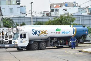 Đề xuất giới hạn tốc độ xe tra nạp nhiên liệu trong sân đỗ máy bay