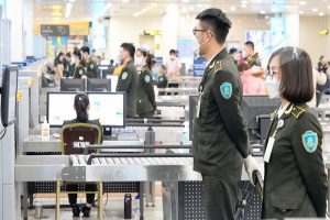 Nhân viên an ninh hàng không được lục soát người tại sân bay khi nào?