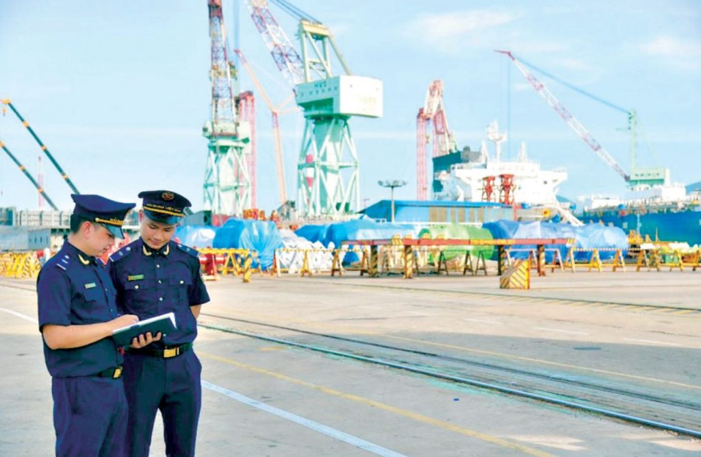 Hải Quan Nâng Cao Năng Lực Kiểm Soát Hành Khách Tại Các Cảng Hàng Không Quốc Tế