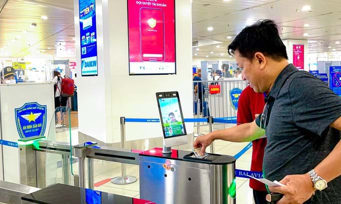 Sân bay Nội Bài bổ sung kiosk sinh trắc học, tăng thời gian hỗ trợ hành khách