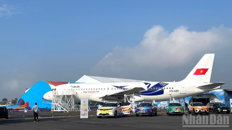 Công Nghệ Máy Bay Mới Kích Hoạt Làn Sóng Tối Ưu Hóa Mạng Lưới Hàng Không Toàn Cầu