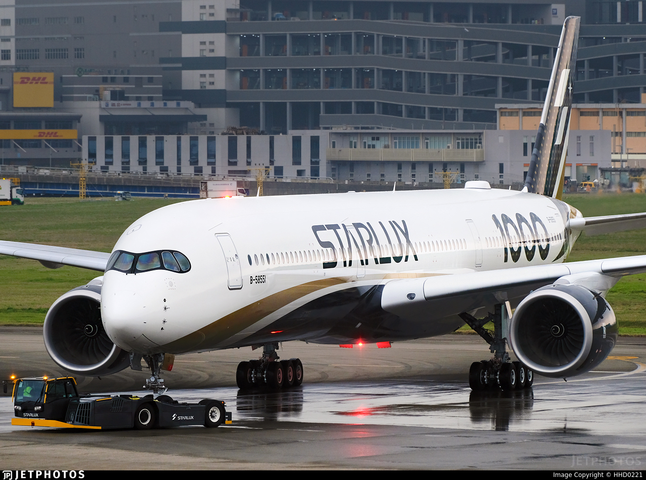 Starlux Airlines đưa nghệ thuật đương đại vào thiết kế vỏ ngoài tàu bay